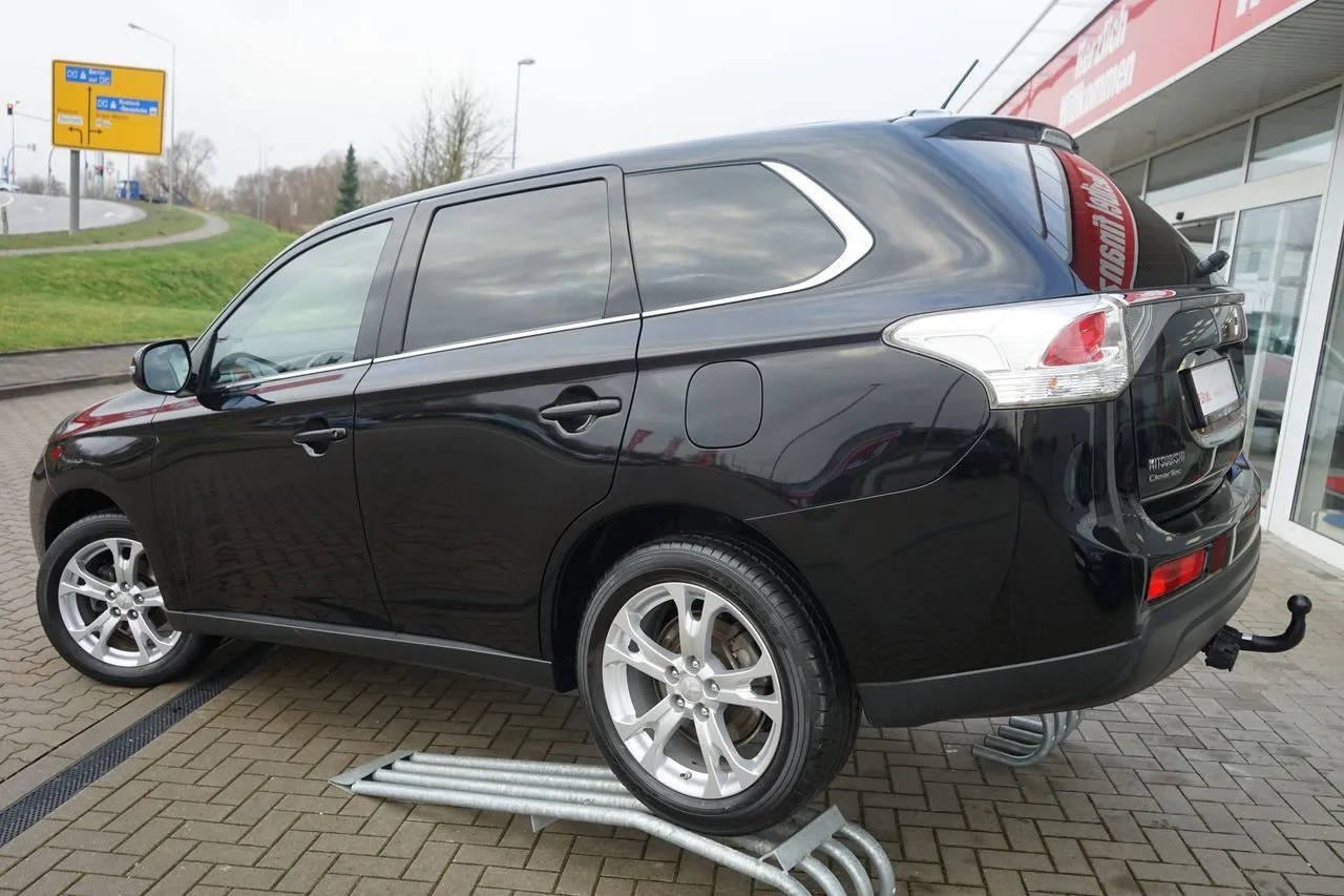 Mitsubishi Outlander 2.0...  Image 2