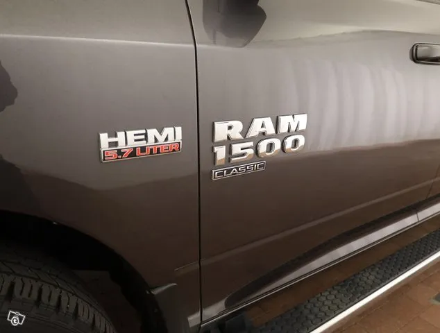 Ram 1500 Classic SLT 5.7 V8 Hemi 4x4 - 5- Paikkainen, Ratinl Image 6